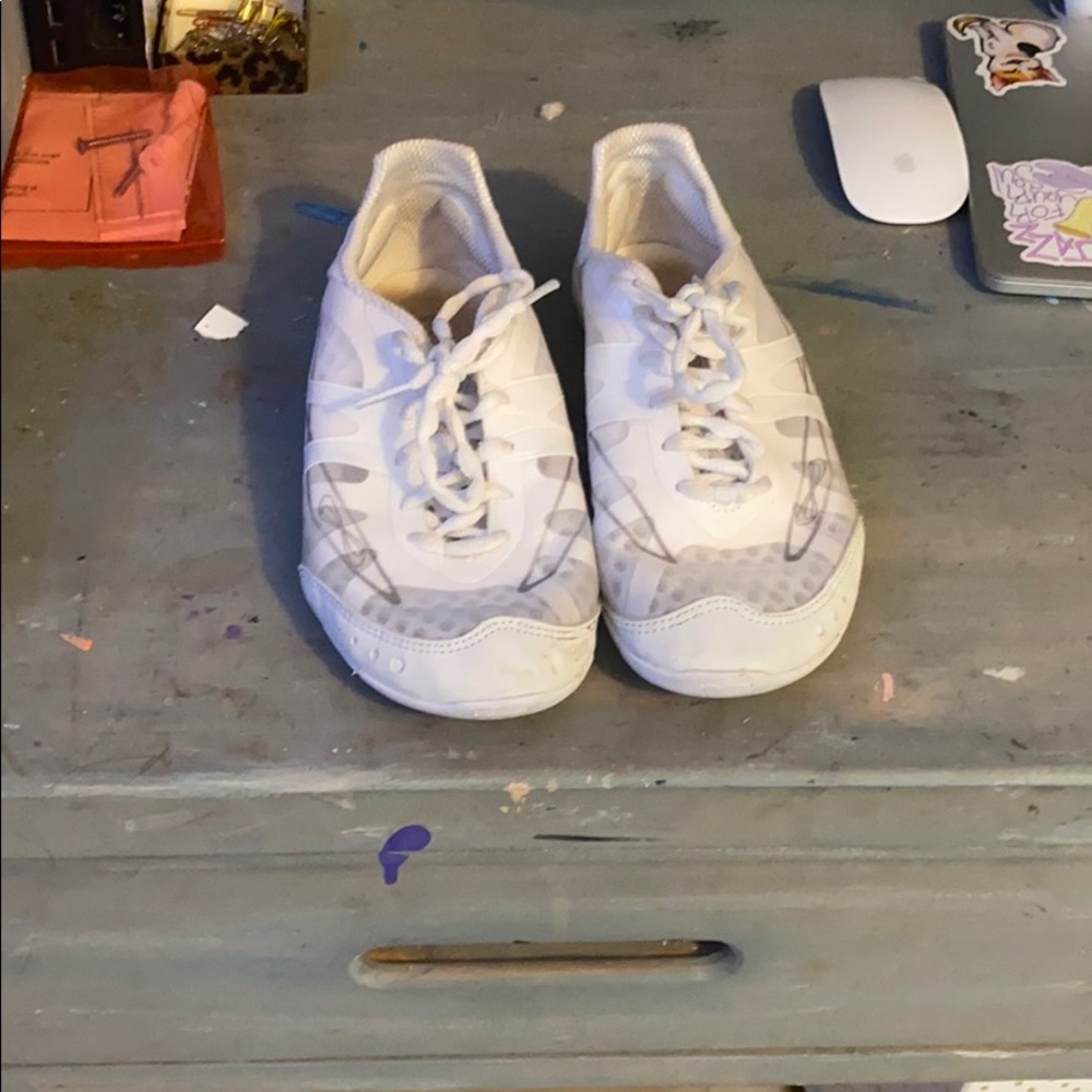 nfinity cheer shoes
